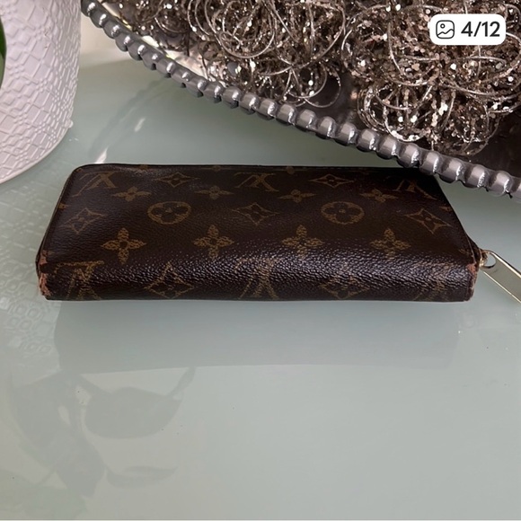 Louis Vuitton Brown Monogram Zip Wallet - Picture 2 of 16